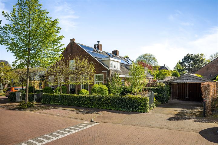 Zeeweg 2 in Huizen