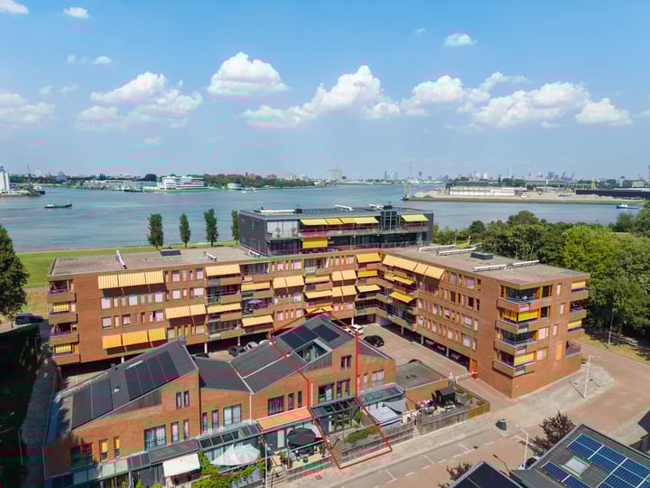 Zellingstraat 23 in Pernis Rotterdam foto