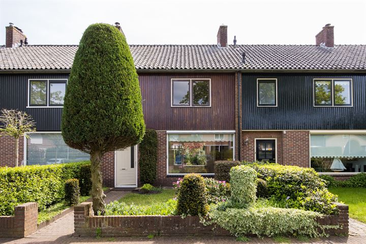 Zenderlaan 45 in Huizen