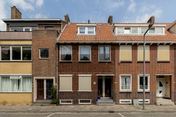 Zestienhovensekade 183 in Rotterdam