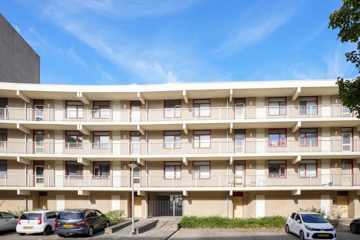 Photo of property Zeswegenlaan 235, Heerlen