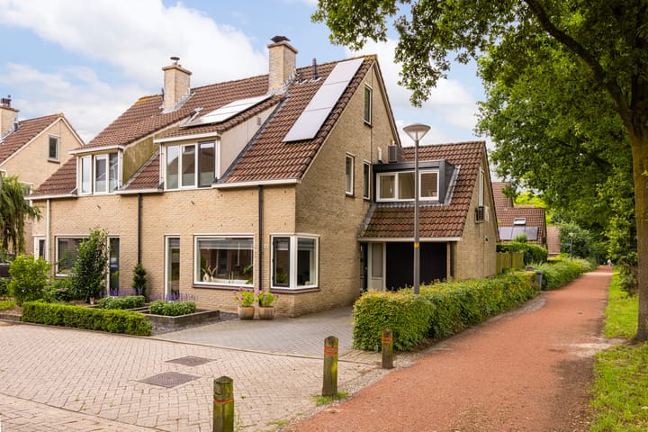Zevenblad 14 in Borne photo