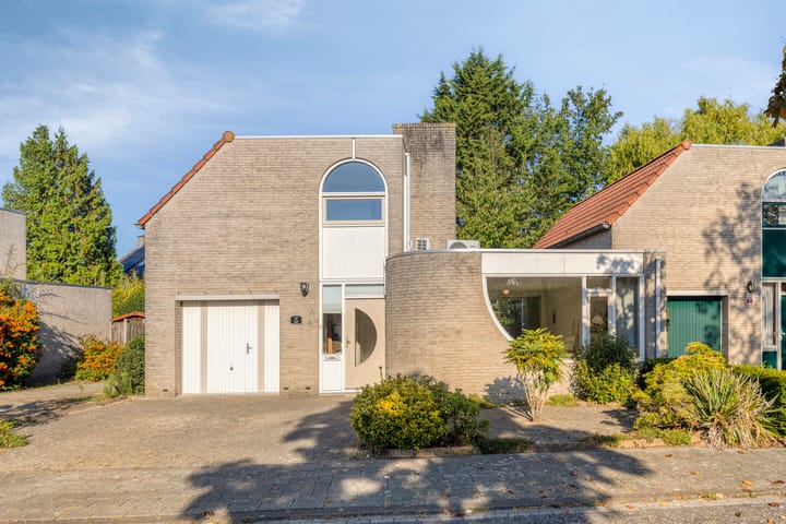 Photo of property Zilverpark 12, 's-Hertogenbosch