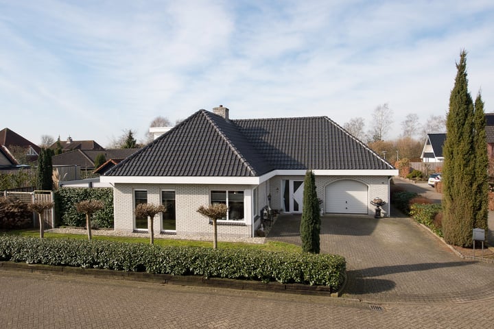 Photo of property Zilverreiger 15, Emmen