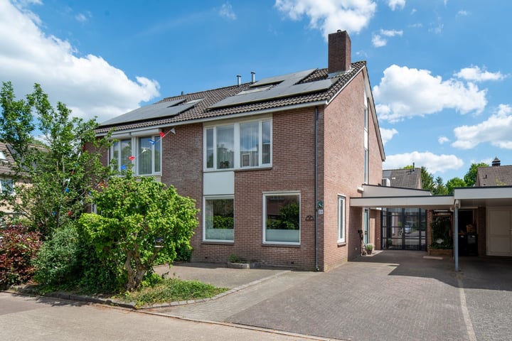 Photo of property Zilverschoon 21, Nijverdal