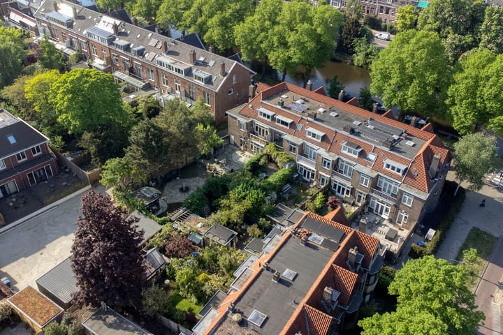 Zoeterwoudsesingel 25 in Leiden