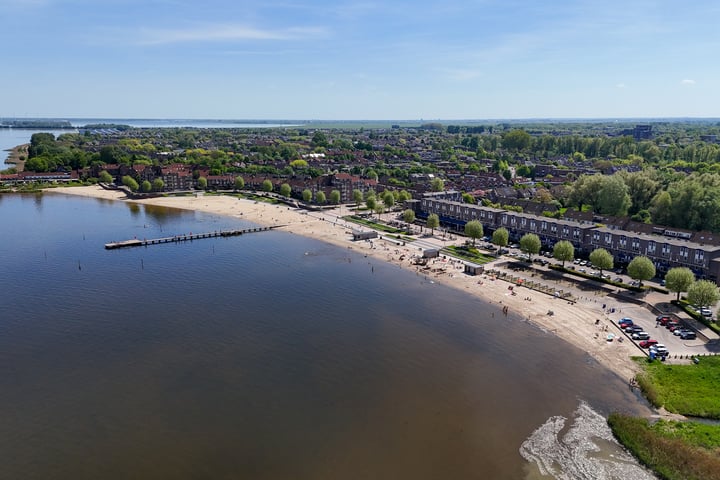Zomerkade 192 in Huizen