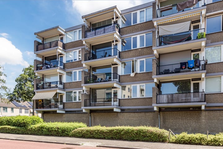 Photo of property Zonnebloemstraat 76, Katwijk