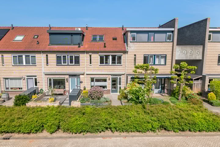 Photo of property Zonnedauw 58, Tiel