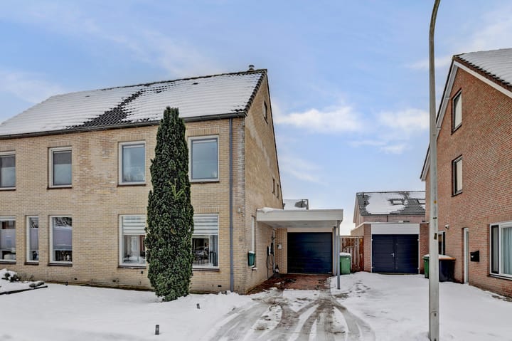 Zonnedauw 8 in Hollandscheveld