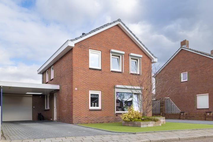Photo of property Zonnedauwstraat 25, Westerhaar-Vriezenveensewijk
