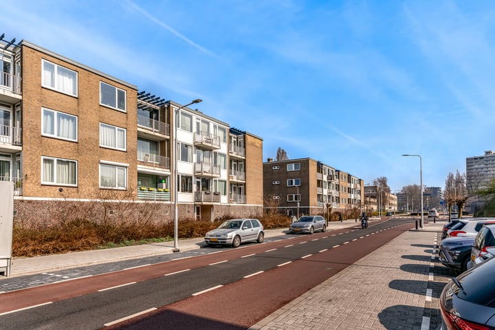 Zonnestein 102 in Amstelveen