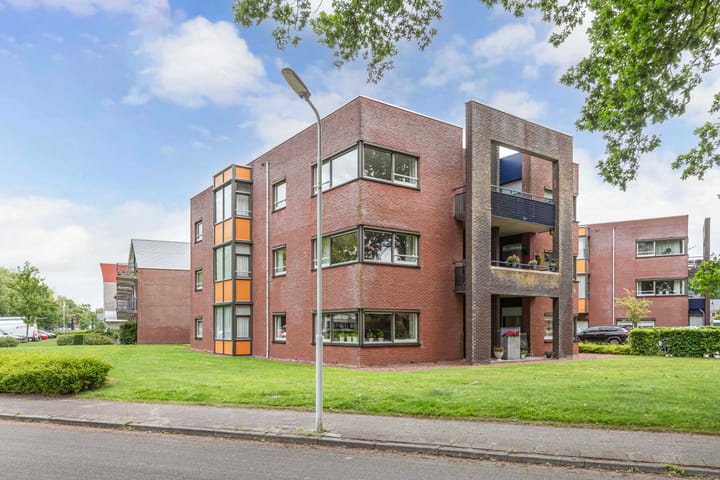 Zonneweide 19B in Surhuisterveen