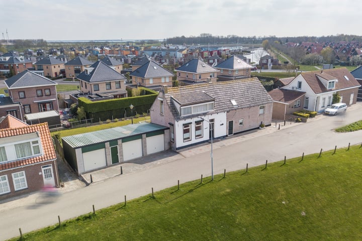 Zuiddijk 55 in Oude-Tonge