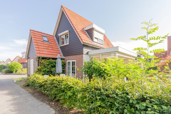Zuiddijk 61a-91 in Oude-Tonge