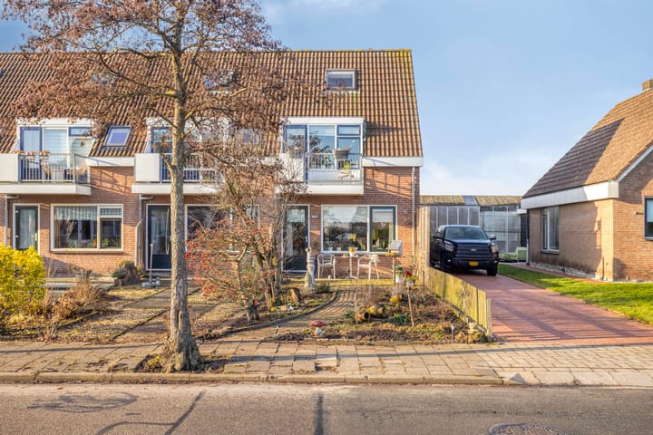Photo of property Zuideinde 124a, Roelofarendsveen