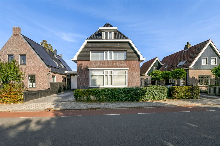 Zuideinde 195 in Oostzaan