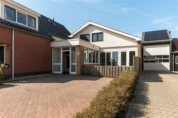 Zuideinde 40b in Roelofarendsveen