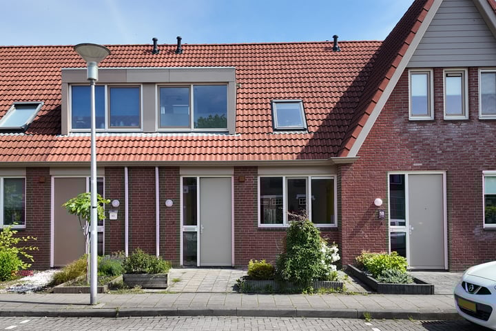 Zuideinde 60 in Dinteloord