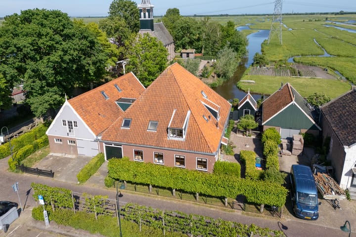 Zuideinde 7 in Grootschermer