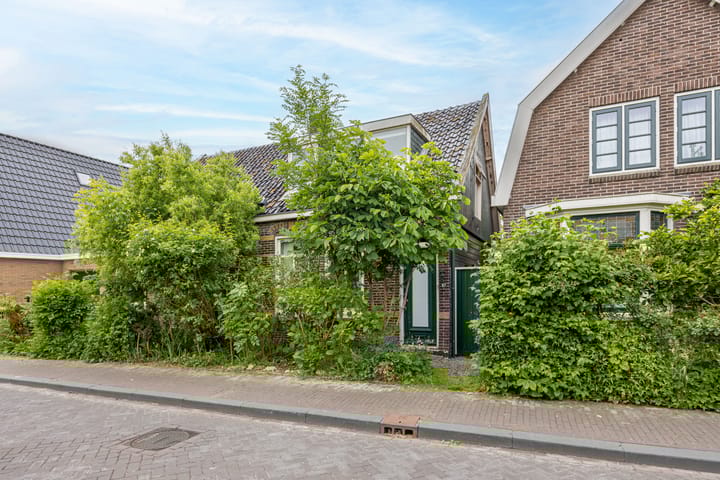 Zuideinde 97 in Westzaan