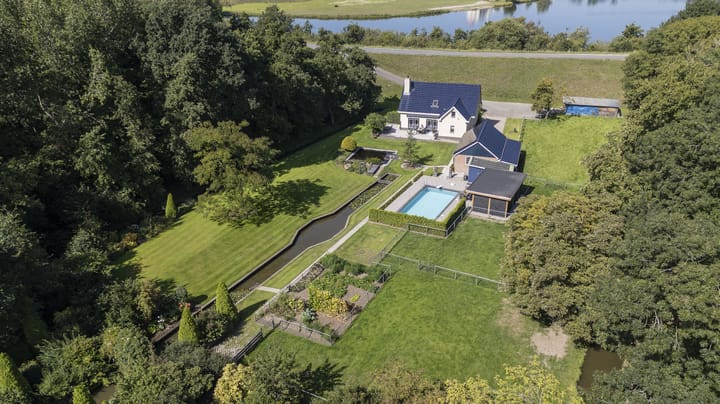 Photo of property Zuiderlingedijk 245a, Spijk
