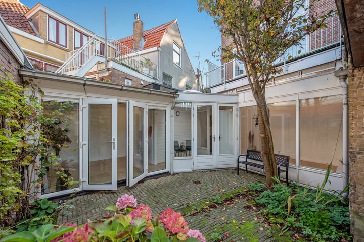 Zuiderstraat 332 in Delft