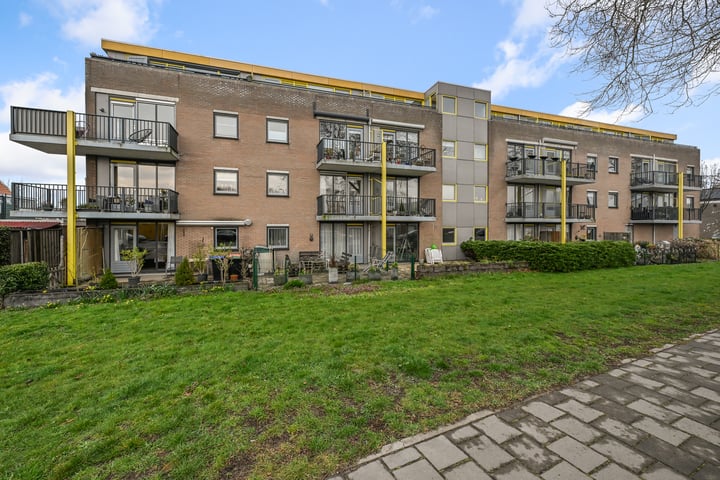 Photo of property Zuidervaartdijk 34, Krommenie