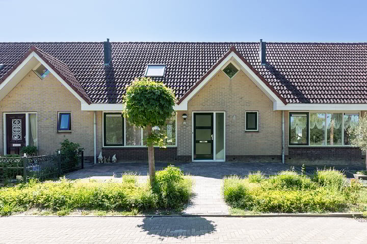 Zuiderwoid 43 in Lutjebroek Foto