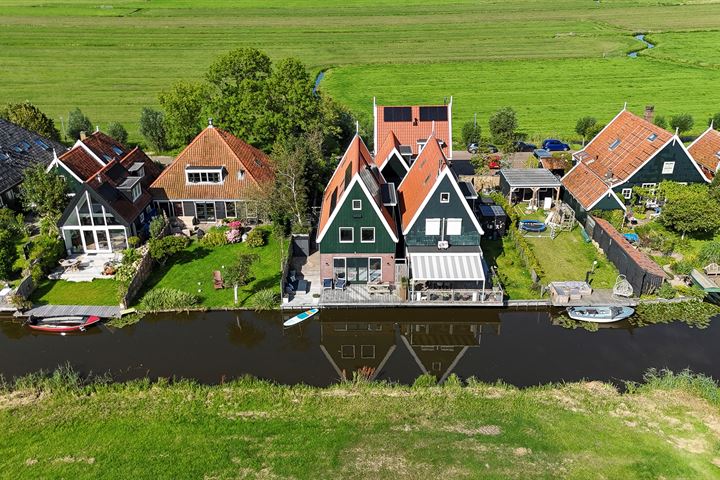 Zuiderwouder Dorpsstraat 60 in Zuiderwoude