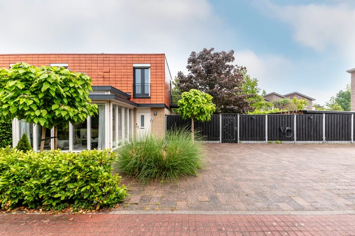 Zuidewijn 30 in Lelystad