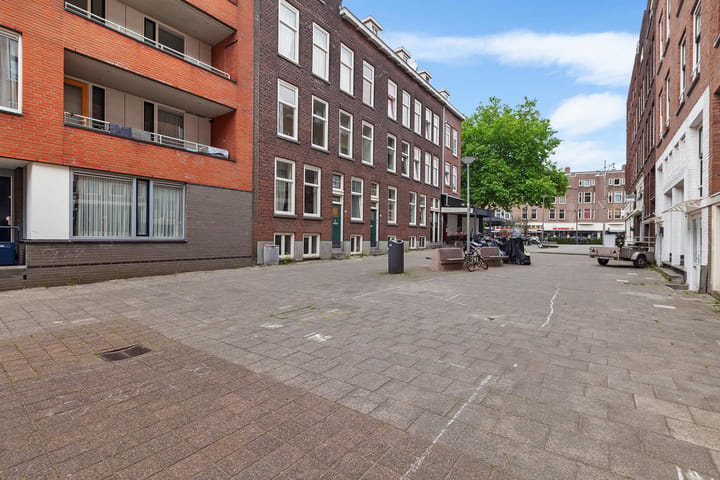Zuidpolderstraat 42B-01 in Rotterdam photo