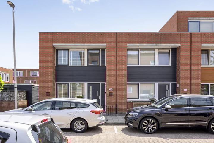 Zuidzijdsedijk 144 in Hoogvliet Rotterdam