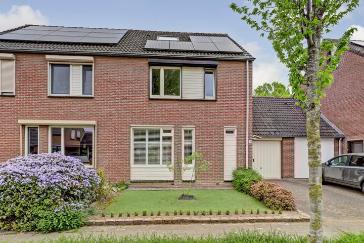Zuster Irmbertastraat 6 in Helden