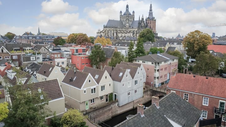 Zusters van Orthenpoort 16 in 's-Hertogenbosch