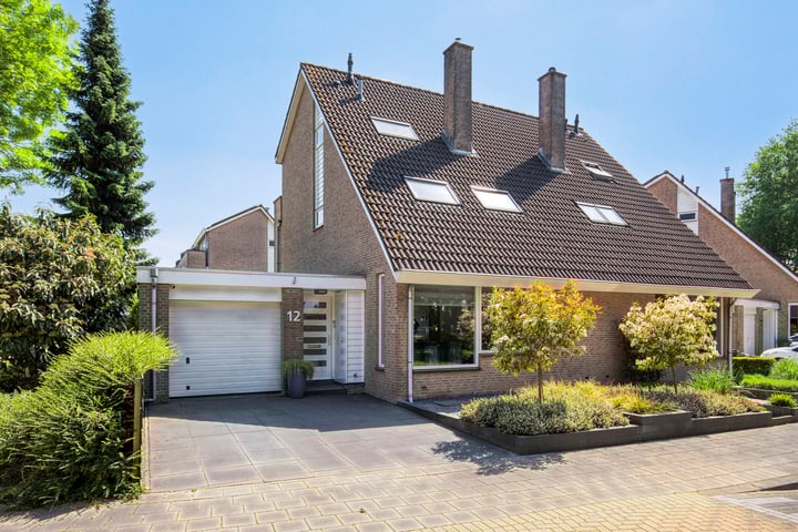 Zwaanwijk 12 in Zwijndrecht