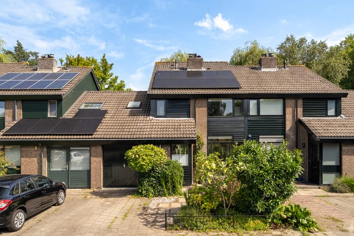 Zwaluwenburg 13 in Dordrecht