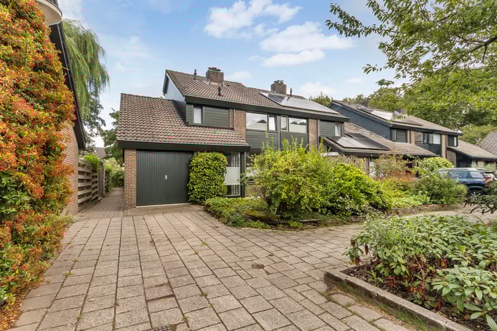 Zwaluwenburg 15 in Dordrecht