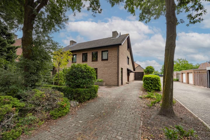 Zwaluwendonk 10 in Veghel