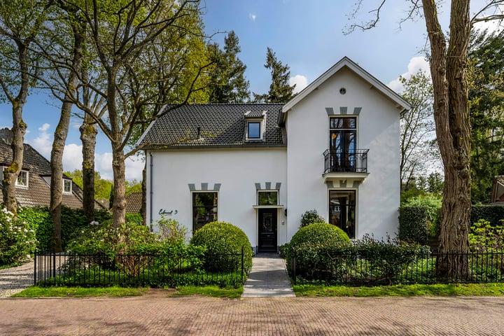 Photo of property Zwaluwenweg 3, Blaricum