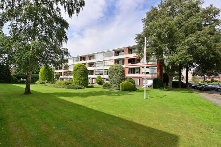Zwaluwlaan 100 in Bussum photo