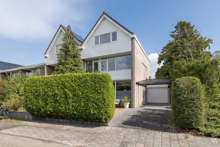 Zwaluwlaan 111 in Bussum
