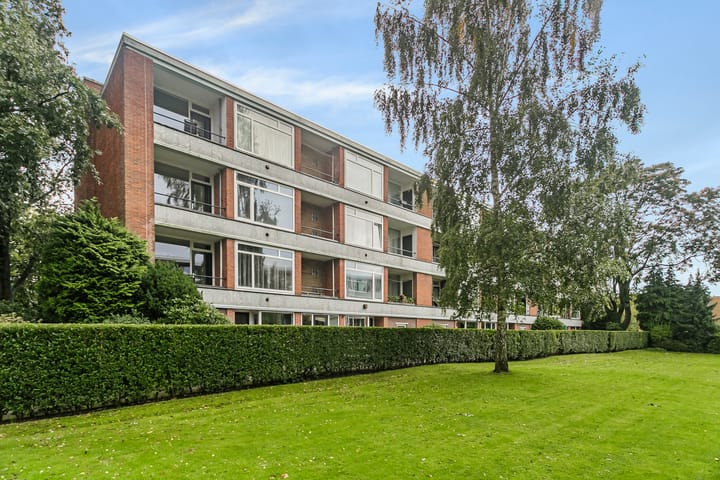 Zwaluwlaan 150 in Bussum foto