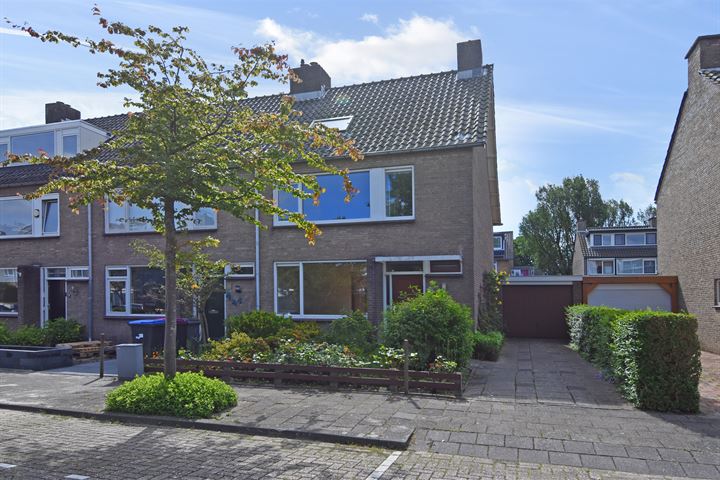 Zwaluwlaan 17 in Leidschendam