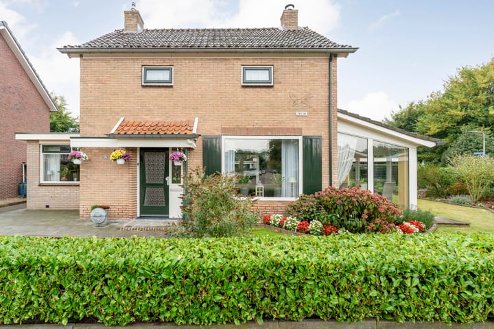 Photo of property Zwaluwstraat 32, Hardenberg