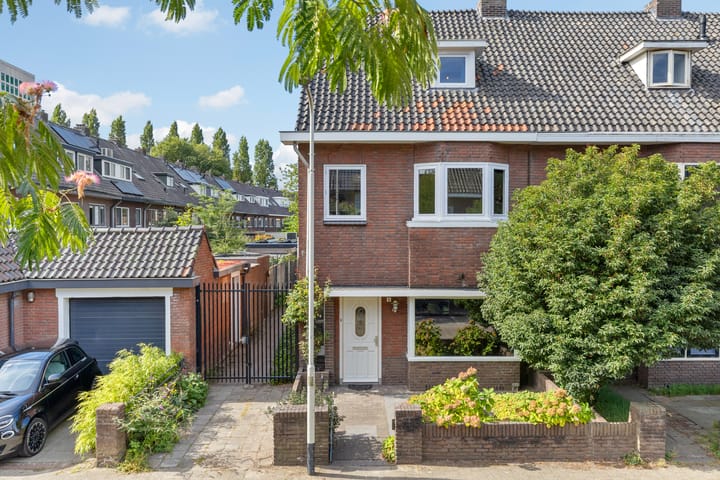 Photo of property Zwaluwstraat 5, Breda