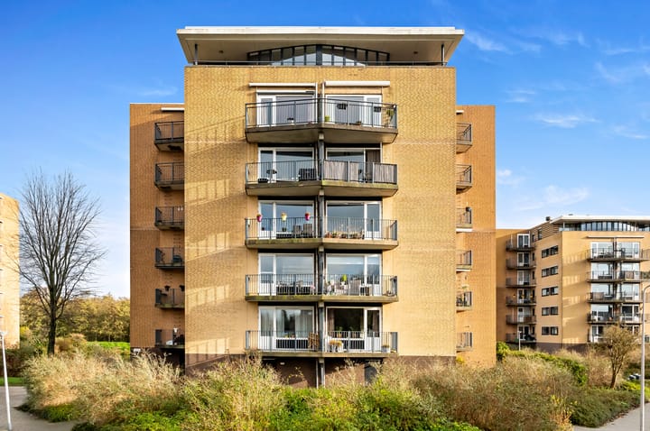 Photo of property Zwanebloem 24, Den Hoorn