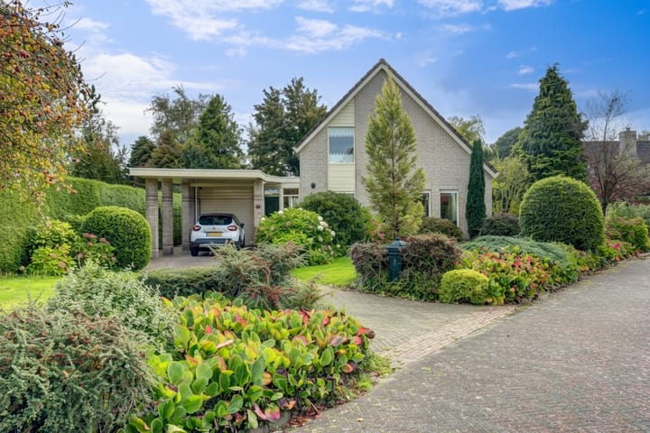 Photo of property Zwanebloem 32, Hoogeveen