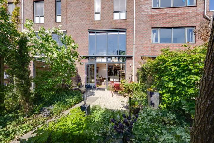 Photo of property Zwanebloemlaan 260, Amsterdam