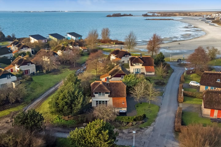 Photo of property Zwanenbalg 4, Makkum